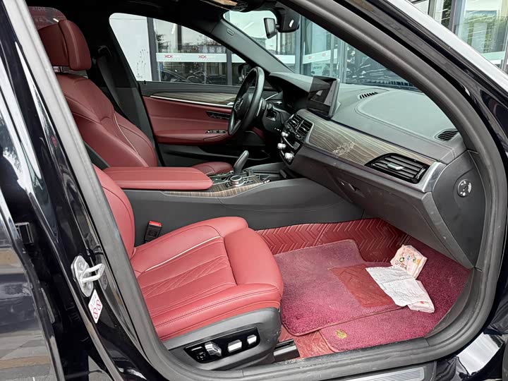 Фото 11 - BMW 5 Series