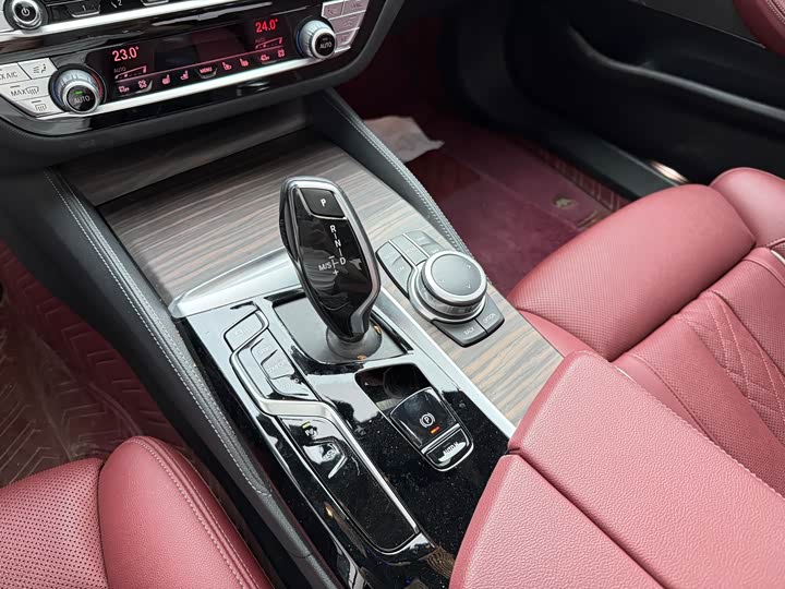 Фото 13 - BMW 5 Series