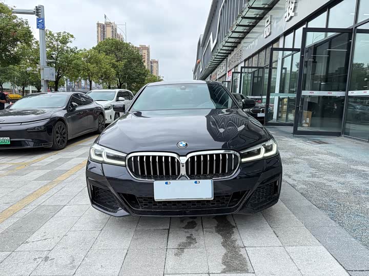 Фото 2 - BMW 5 Series