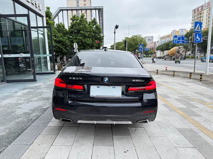 Фото 3 - BMW 5 Series