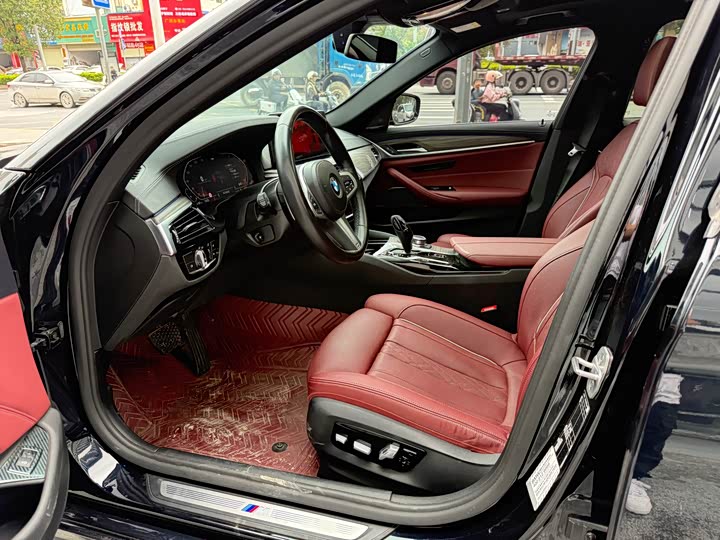 Фото 5 - BMW 5 Series