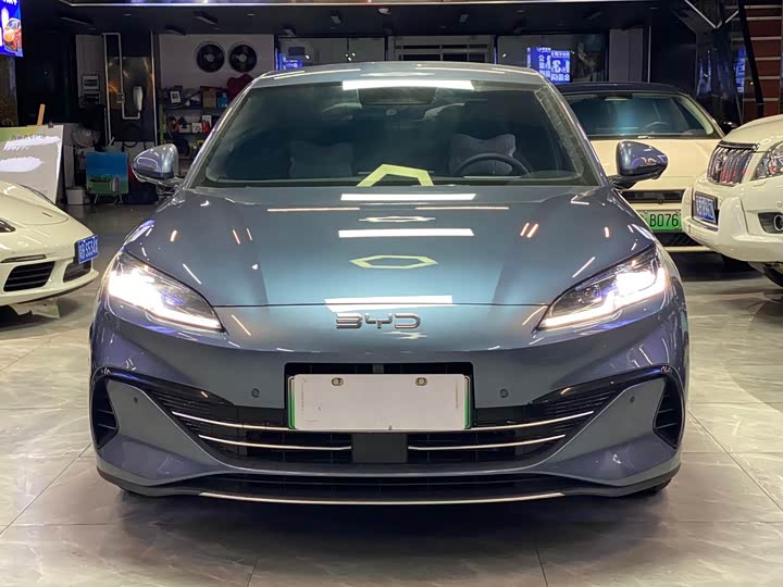 Фото 2 - Porsche Cayenne Hybrid