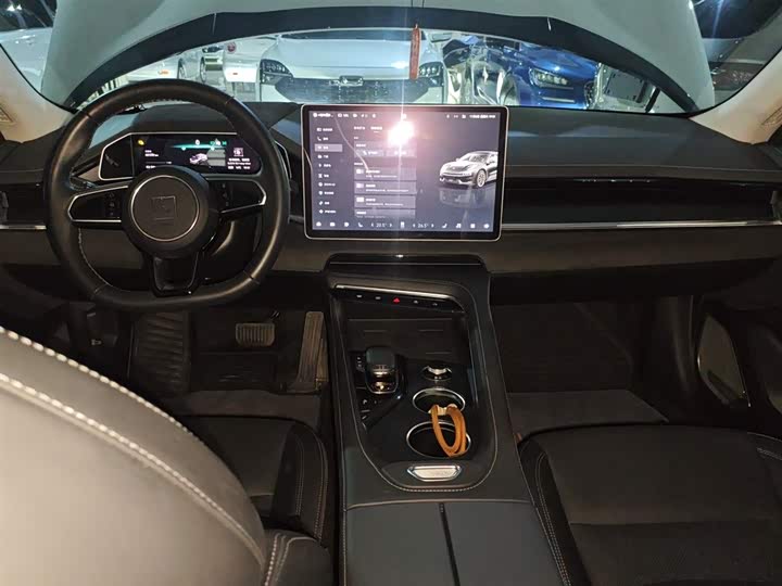 Фото 10 - Zeekr 001