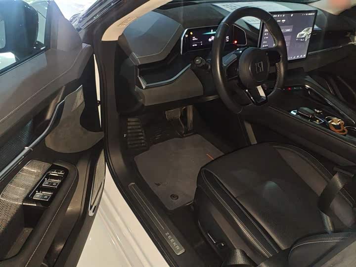 Фото 16 - Zeekr 001