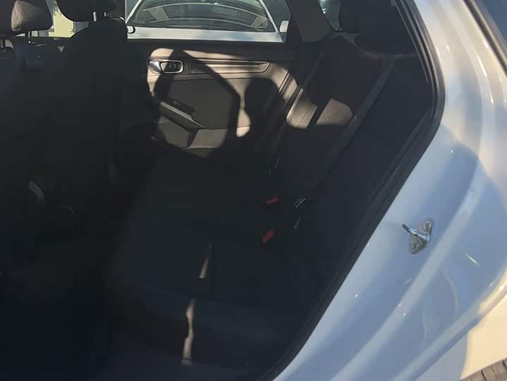 Фото 8 - Honda Civic