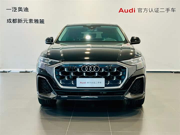 Фото 2 - Audi Q8