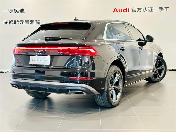 Фото 4 - Audi Q8