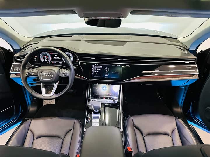 Фото 7 - Audi Q8