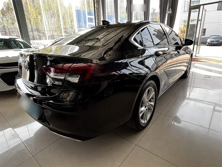 Фото 10 - Buick Regal