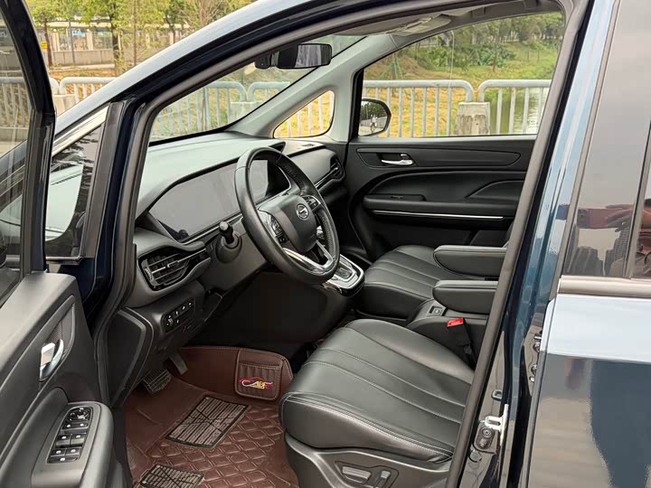 Фото 10 - GAC Trumpchi M6