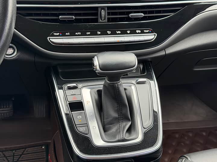 Фото 7 - GAC Trumpchi M6