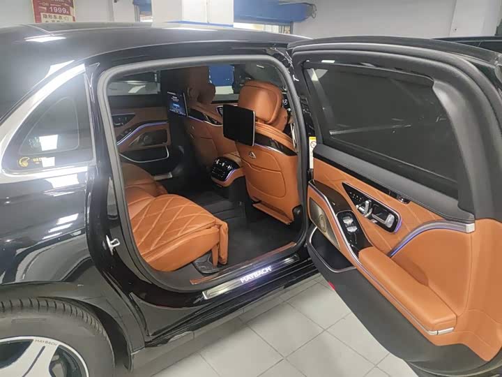 Фото 11 - Mercedes-Benz Maybach S-Class