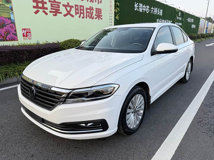 Фото 1 - Volkswagen Lavida