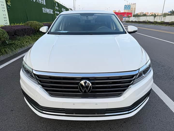 Фото 2 - Volkswagen Lavida