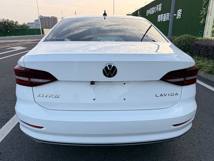 Фото 8 - Volkswagen Lavida