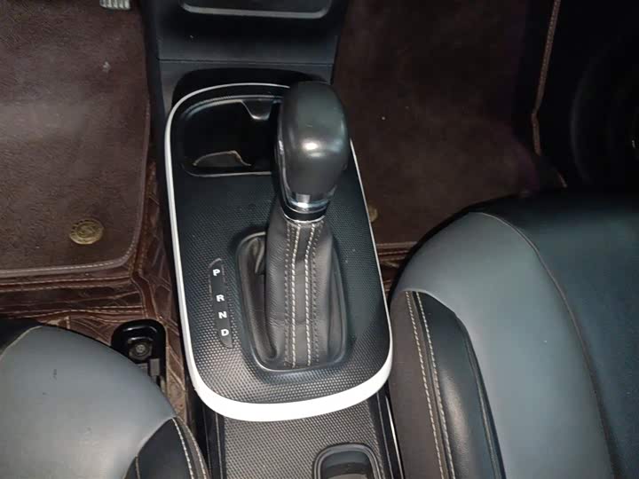 Фото 14 - Roewe Clever