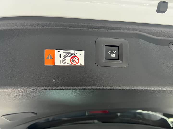 Фото 10 - Toyota Vellfire