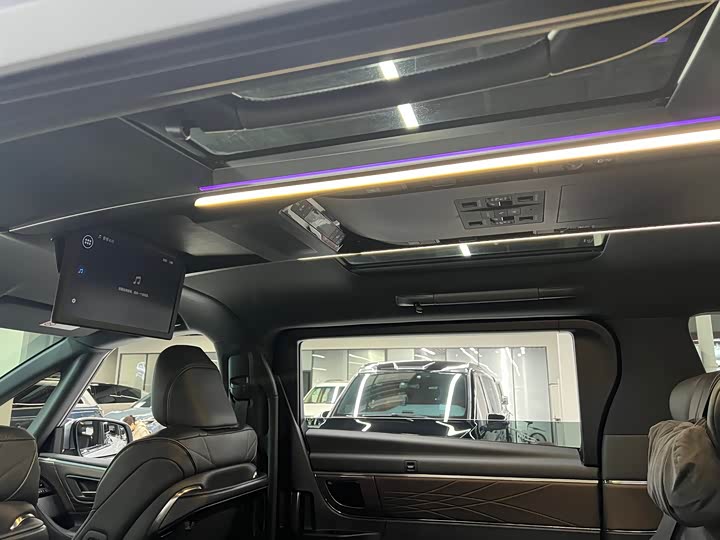 Фото 11 - Toyota Vellfire