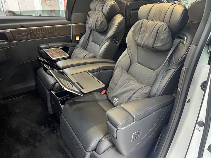 Фото 16 - Toyota Vellfire