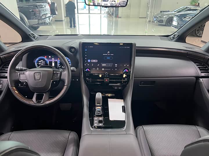 Фото 18 - Toyota Vellfire