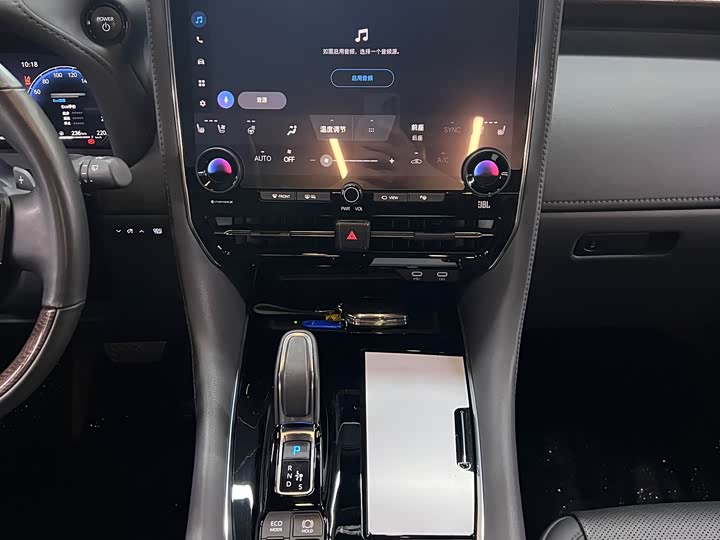 Фото 19 - Toyota Vellfire