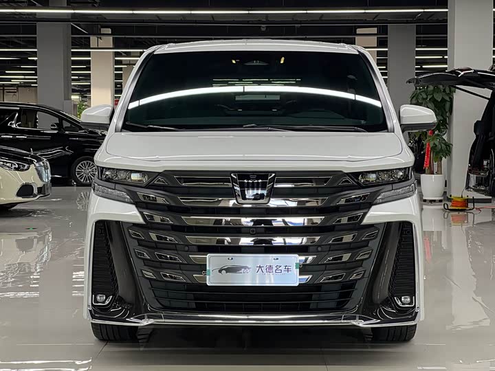 Фото 2 - Toyota Vellfire