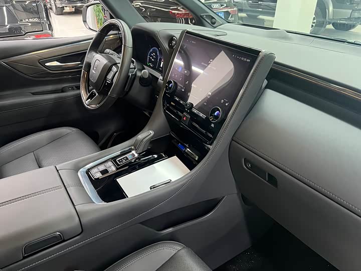 Фото 28 - Toyota Vellfire