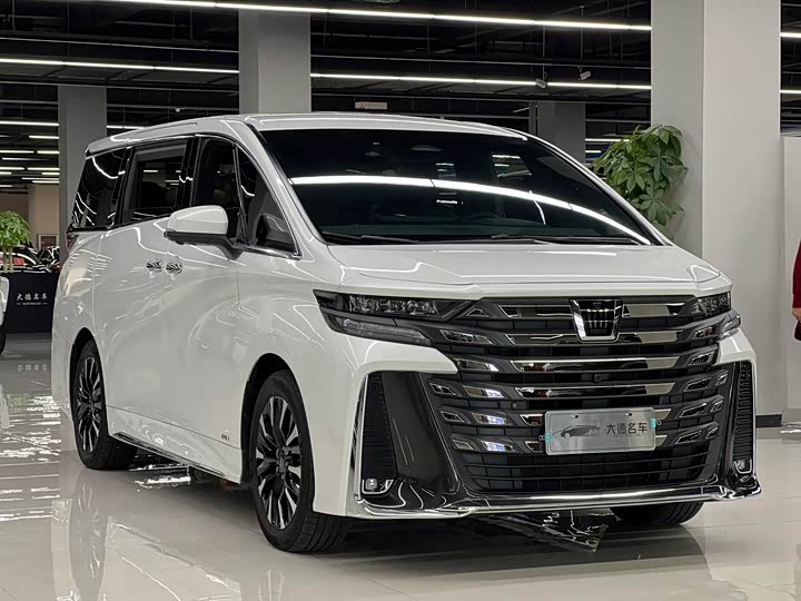 Фото 3 - Toyota Vellfire