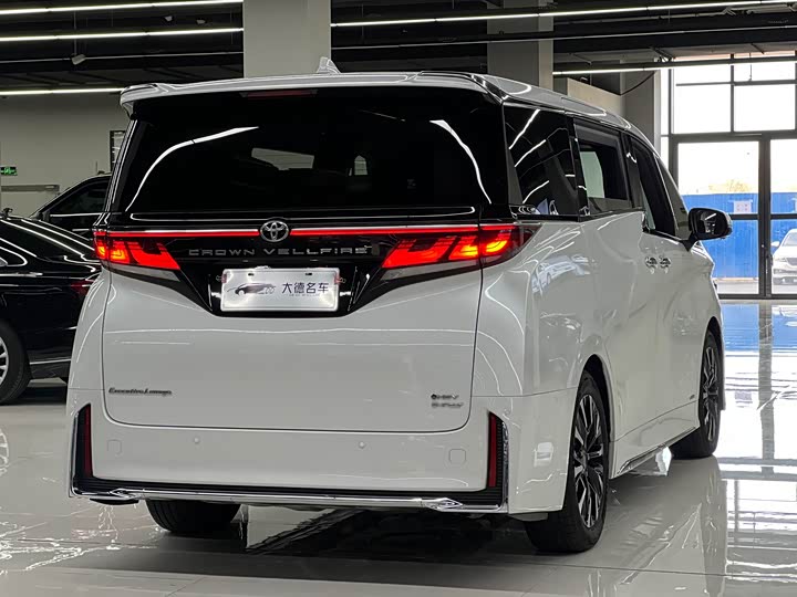 Фото 4 - Toyota Vellfire
