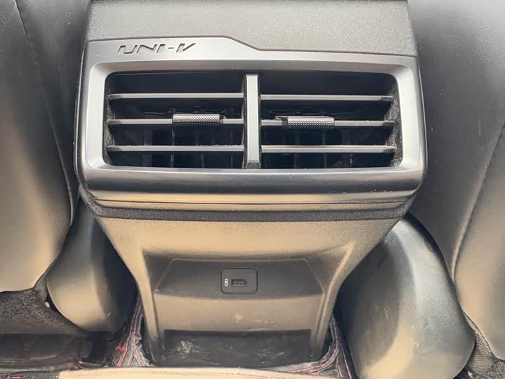 Фото 13 - Changan UNI-V