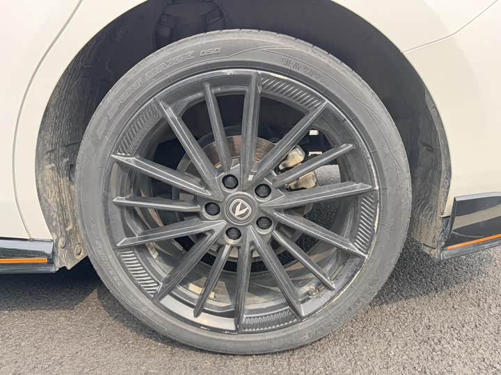 Фото 8 - Changan UNI-V