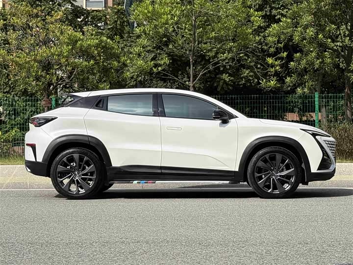 Фото 6 - Changan UNI-T