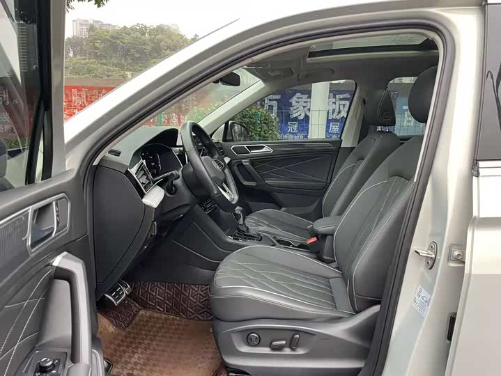 Фото 4 - Volkswagen Tiguan L Pro