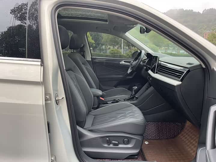 Фото 6 - Volkswagen Tiguan L Pro