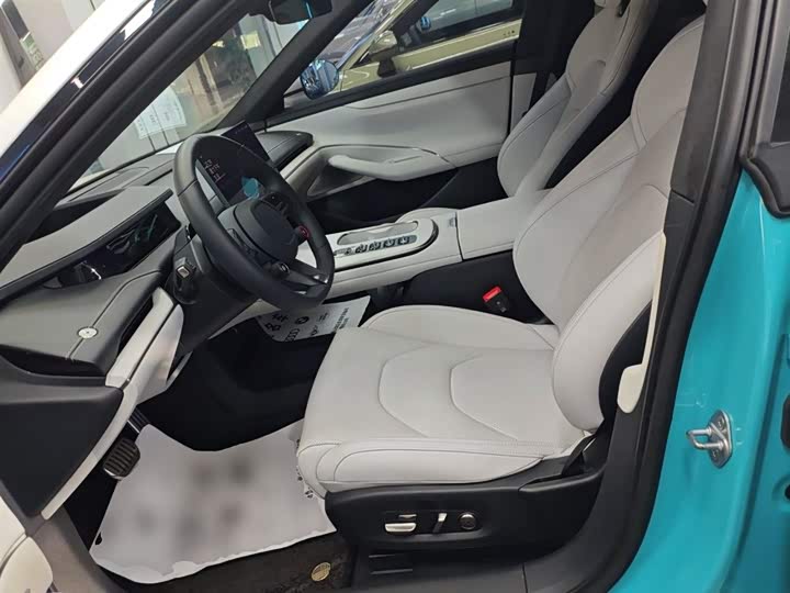 Фото 15 - Xiaomi SU7