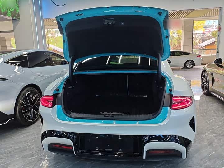 Фото 19 - Xiaomi SU7