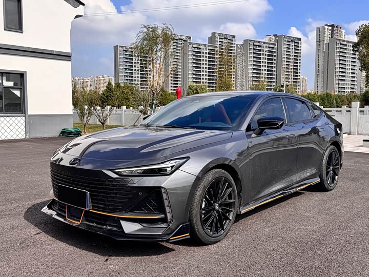 Фото 1 - Changan UNI-V