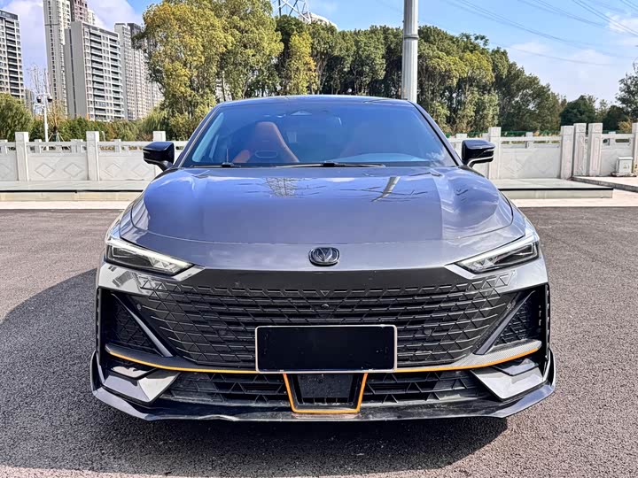 Фото 2 - Changan UNI-V