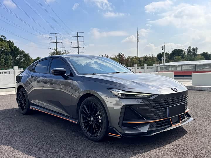 Фото 3 - Changan UNI-V