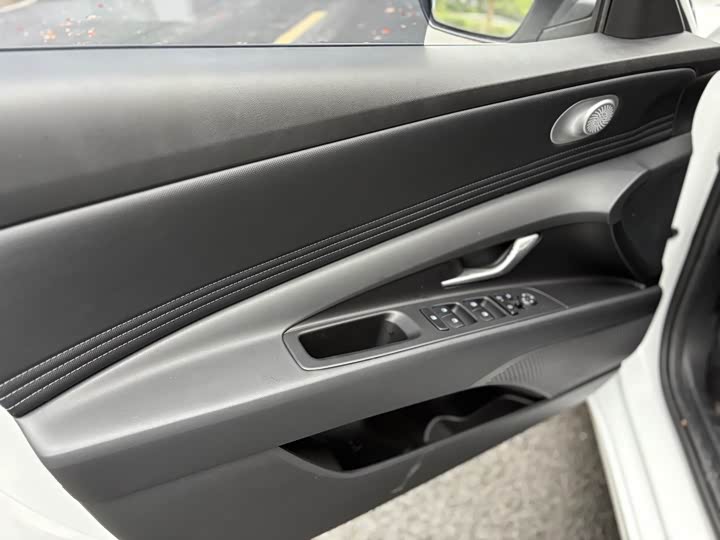 Фото 11 - Hyundai Elantra N line