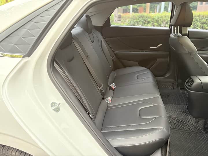 Фото 13 - Hyundai Elantra N line