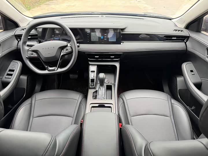 Фото 6 - Roewe i5