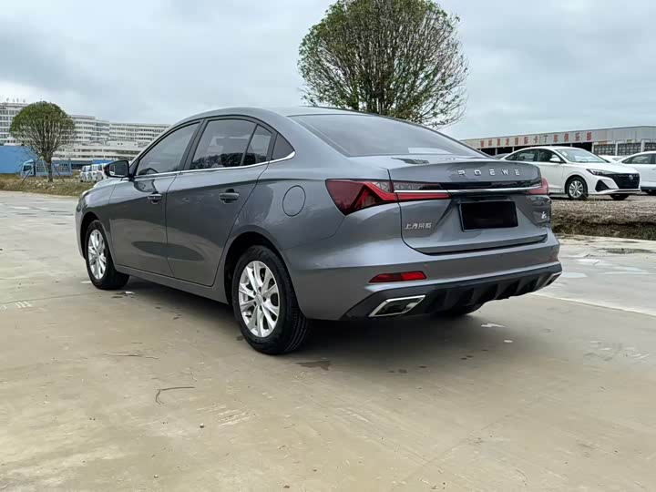 Фото 7 - Roewe i5