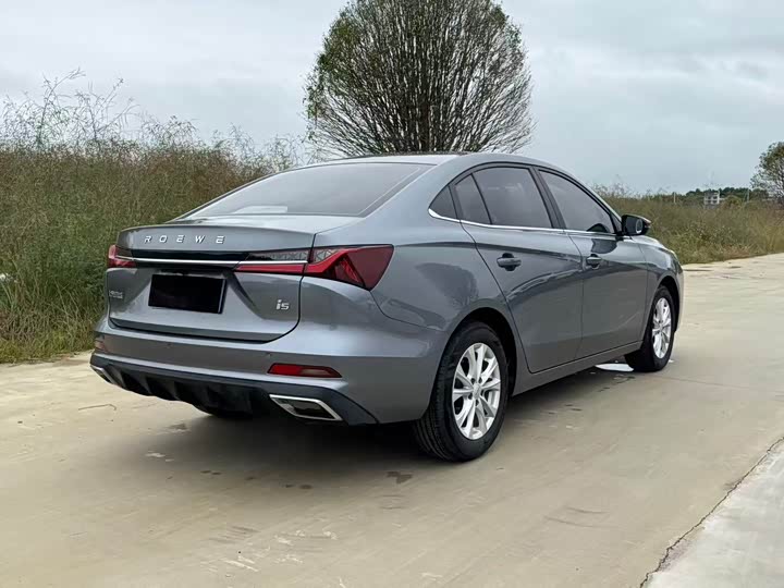 Фото 9 - Roewe i5