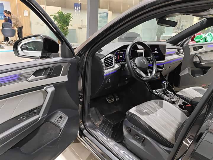 Фото 13 - Volkswagen Tayron