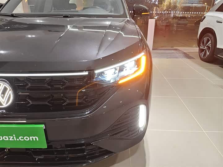 Фото 15 - Volkswagen Tayron