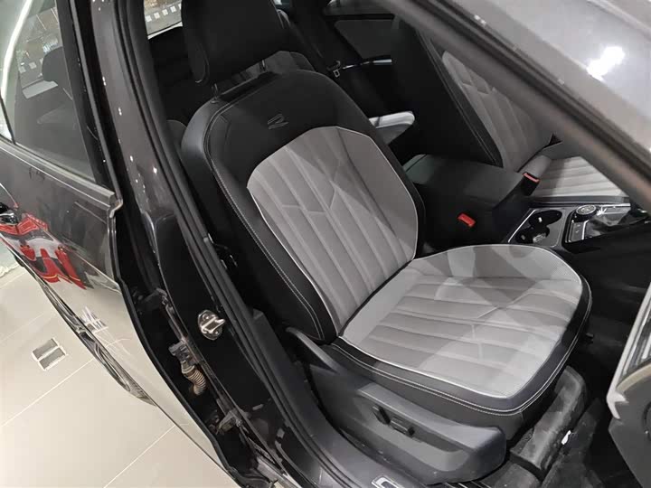 Фото 17 - Volkswagen Tayron