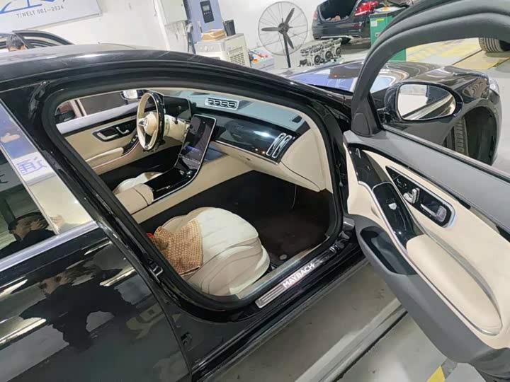 Фото 7 - Mercedes-Benz Maybach S-Class