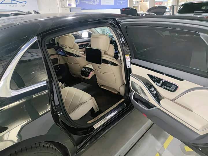 Фото 8 - Mercedes-Benz Maybach S-Class