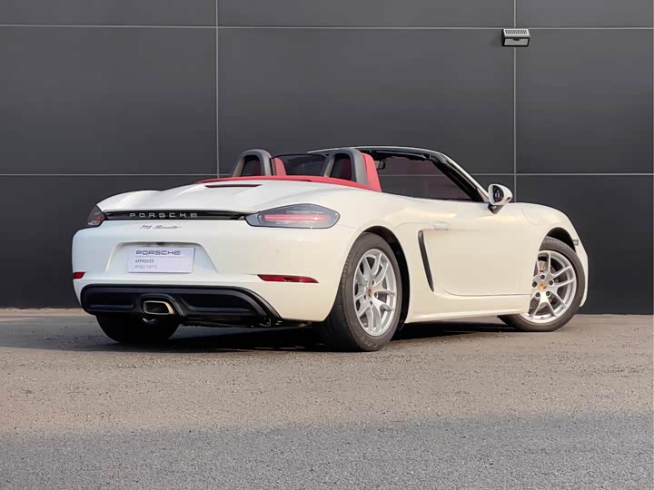 Фото 2 - Porsche 718